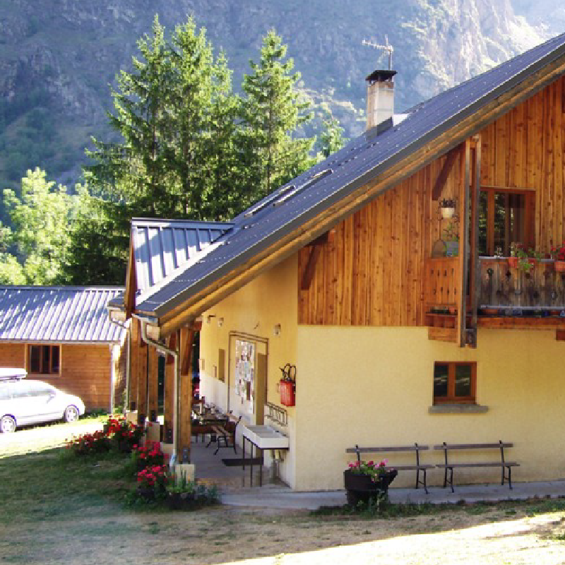 SANITAIRES CAMPING LA CASCADE VENOSC