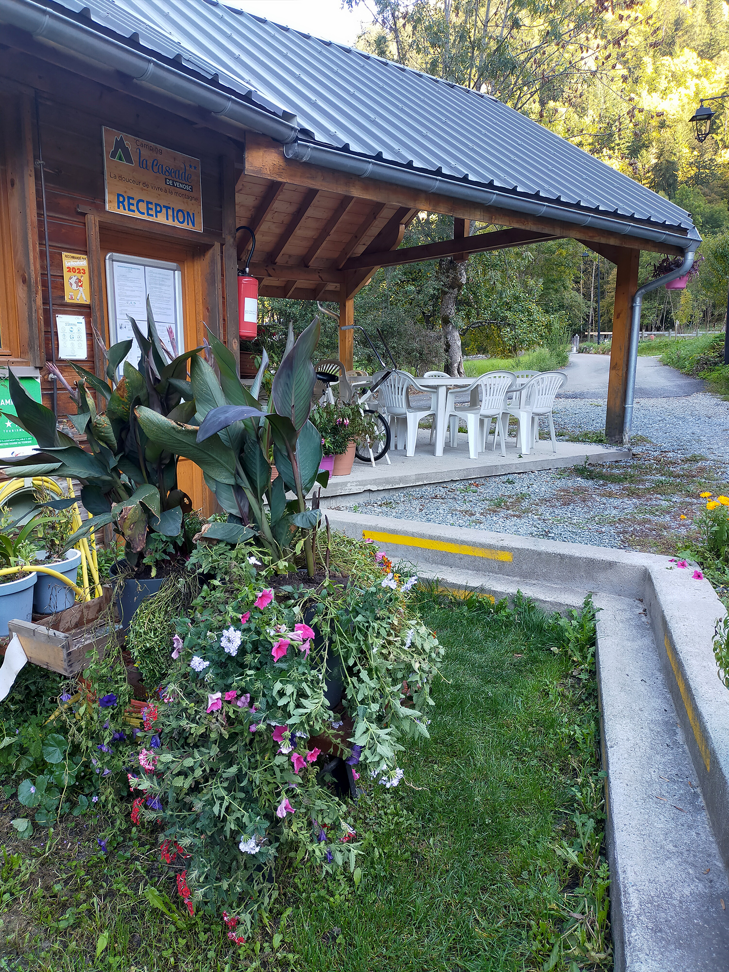 accueil et réception du camping de la cascade de venosc.