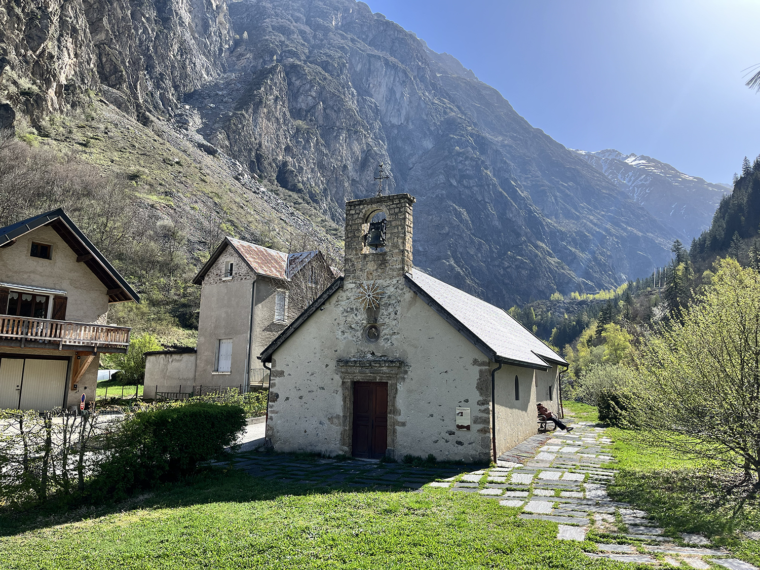 petite chapelle de Bourg d'Arud à proximité du Camping de la Cascade de Venosc