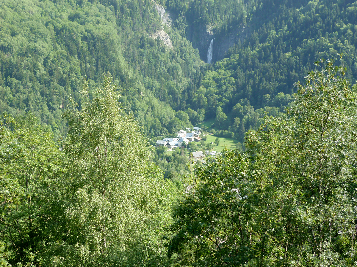 hameau de l'Alleau où se situe le Camping de la Cascade de Venosc